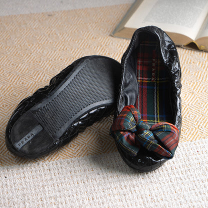 Prada Gaufré 2006 Launch Collection Ballet Flats – black quilted patent leather with signature gaufré texture, round toe, multicolour red and green tartan plaid bow detail at toe, matching tartan fabric lining, Prada logo insole, rubber sole, dark academia archival collector piece, flat lay product shot
