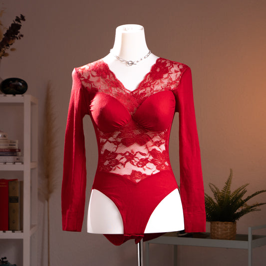 Archival La Perla Tricot 90s Crimson Red Wool Lace Bodysuit – deep crimson red fine wool long sleeves with sheer floral Leavers lace V-neckline yoke, lace midriff panel, underwired moulded cups, thong cut, museum quality Italian lingerie, product shot on dress form