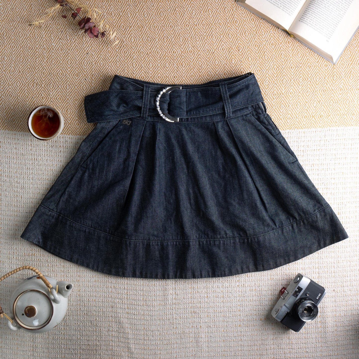 Miss Sixty Vintage Denim Skirt Dark Wash Pleated Skater Schoolgirl Y2K 90s Metal Logo Buckle Preppy Grunge Jeans Skirt Size M