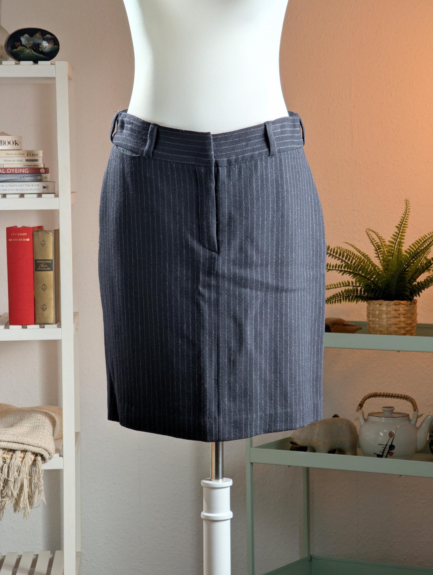 Archival Victor Alfaro Pinstripe Pencil Skirt Deadstock 90s Made in Italy Corporate Chic Office Siren Virgin Wool Fits Size M