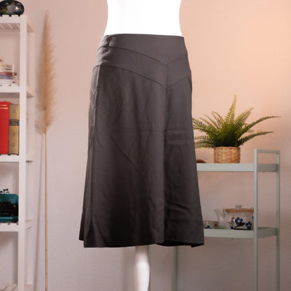 Archival Nina Ricci Sculptural Chevron-Yoke Virgin Wool & Silk-Lined Midi Skirt in Anthracite Melange, Peter Copping Era M
